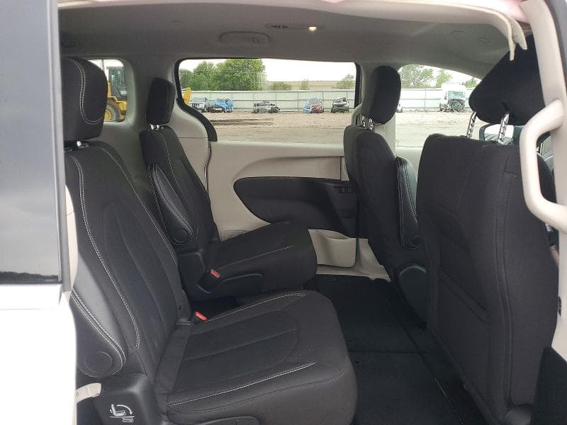 2024 CHRYSLER VOYAGER LX 11
