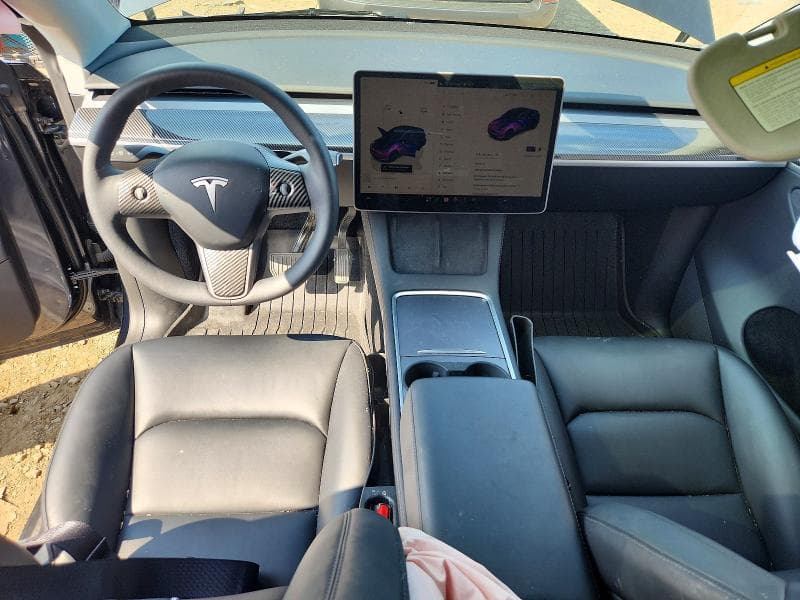 2025 TESLA MODEL Y 8