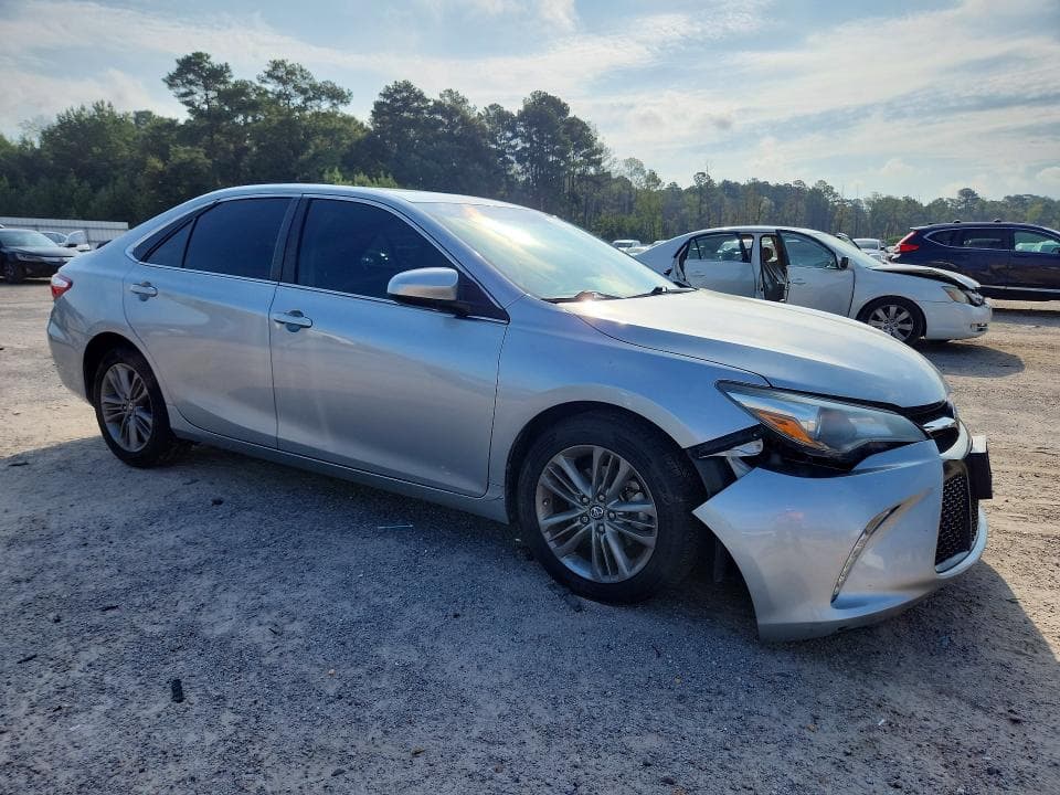 2017 TOYOTA CAMRY SE 4