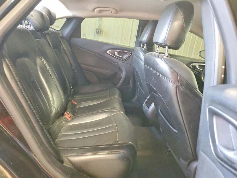 2017 CHRYSLER 200 LIMITED 10