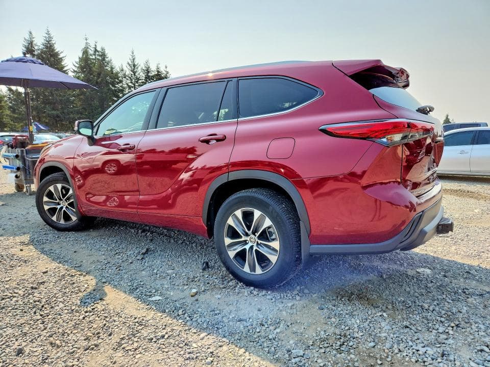 2020 TOYOTA HIGHLANDER XLE 2