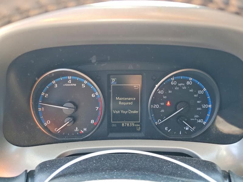 2018 TOYOTA RAV4 XLE 9