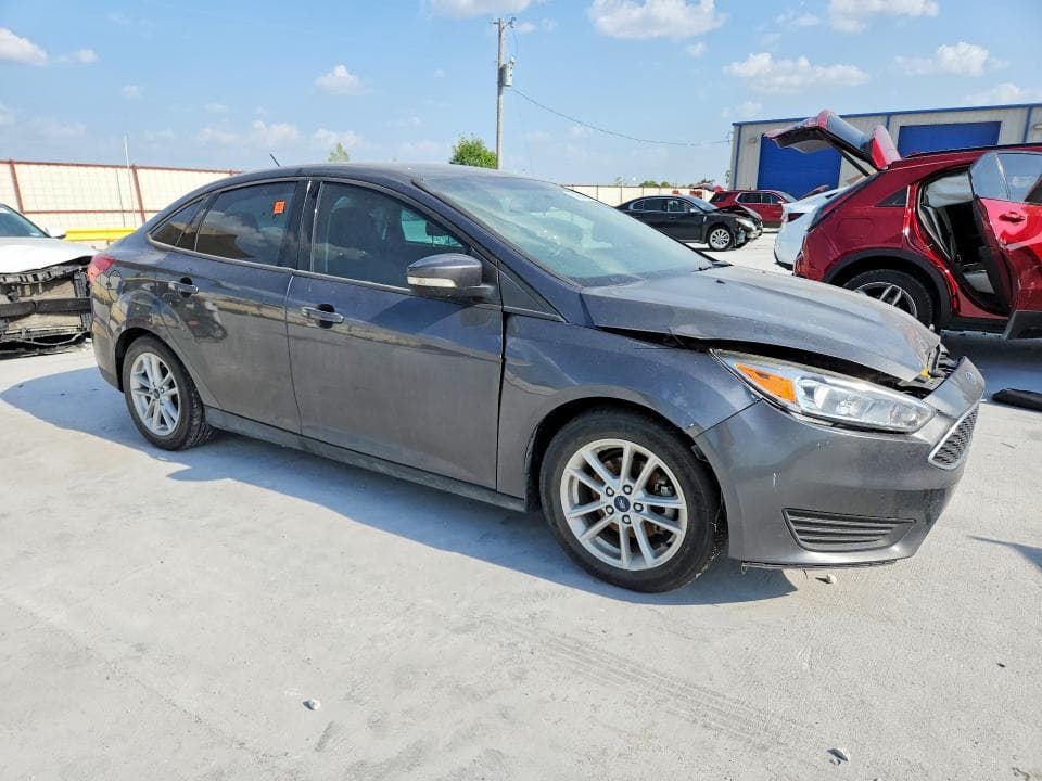 2017 FORD FOCUS SE 4