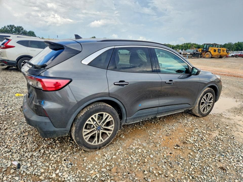 2020 FORD ESCAPE SEL 3