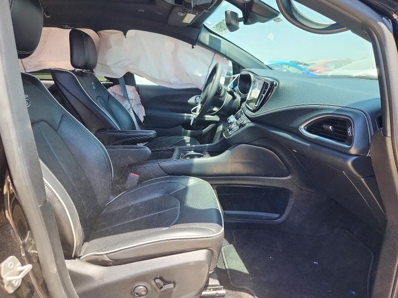 2023 CHRYSLER PACIFICA LIMITED 7