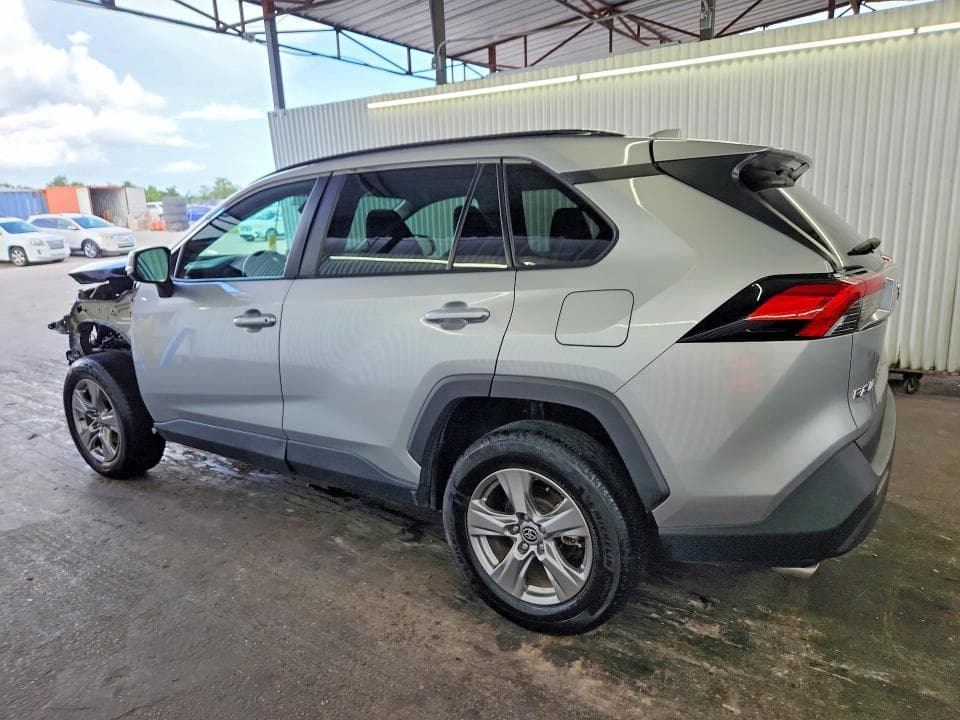 2024 TOYOTA RAV4 XLE 2