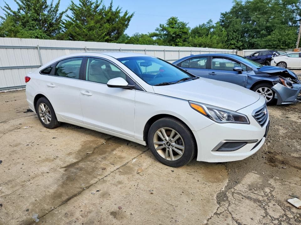 2017 HYUNDAI SONATA SE 4