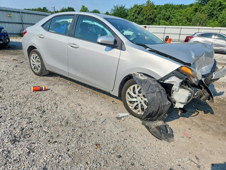 2017 TOYOTA COROLLA LE 4