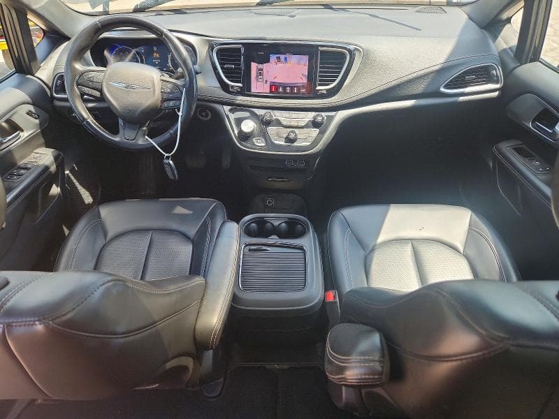 2023 CHRYSLER PACIFICA TOURING L 8