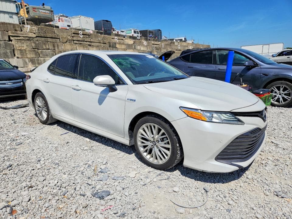 2018 TOYOTA CAMRY HYBRID XLE 4