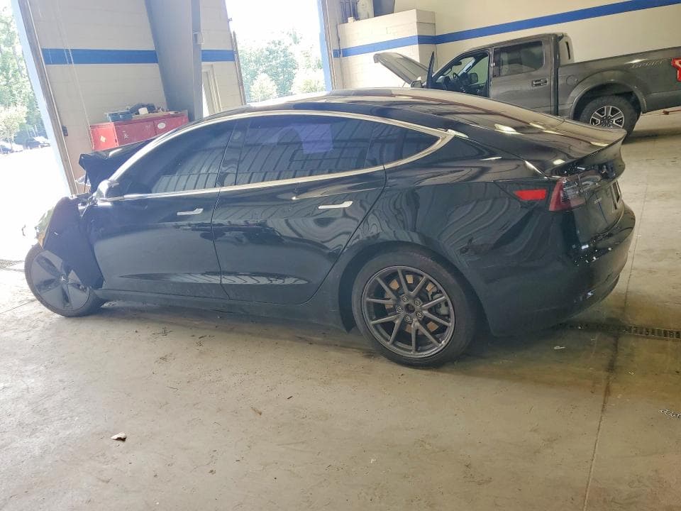 2018 TESLA MODEL 3 2
