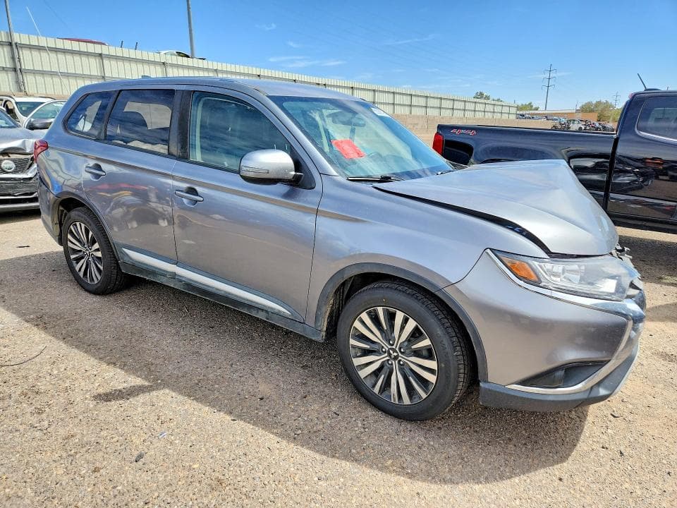 2019 MITSUBISHI OUTLANDER SE 4