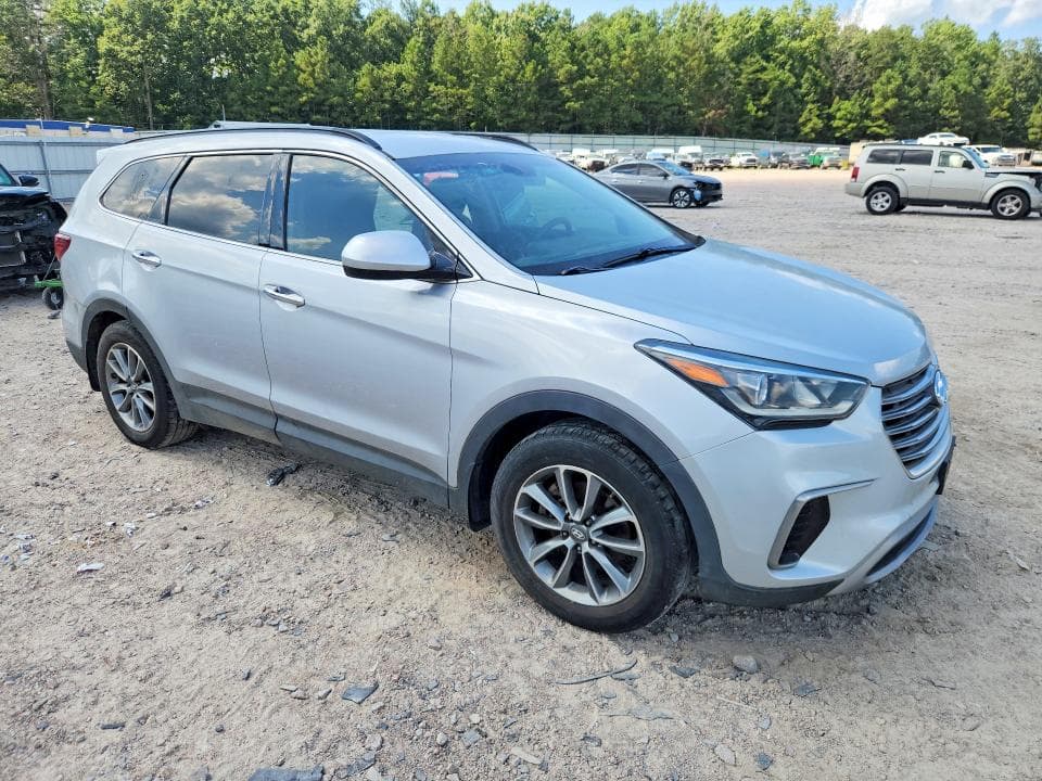 2017 HYUNDAI SANTA FE SE 4