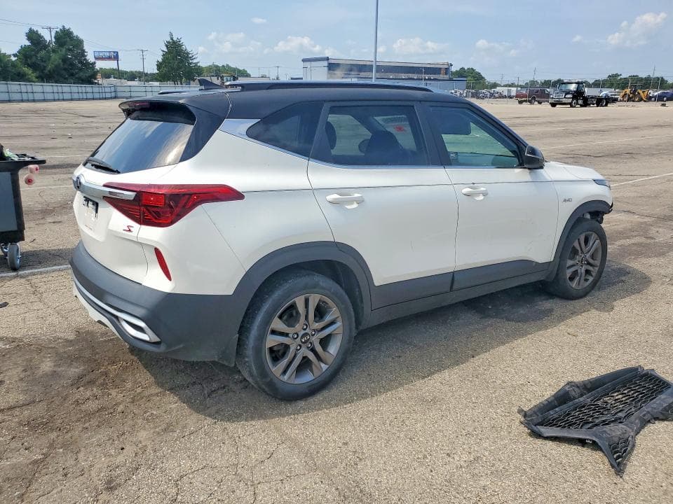 2021 KIA SELTOS S 3