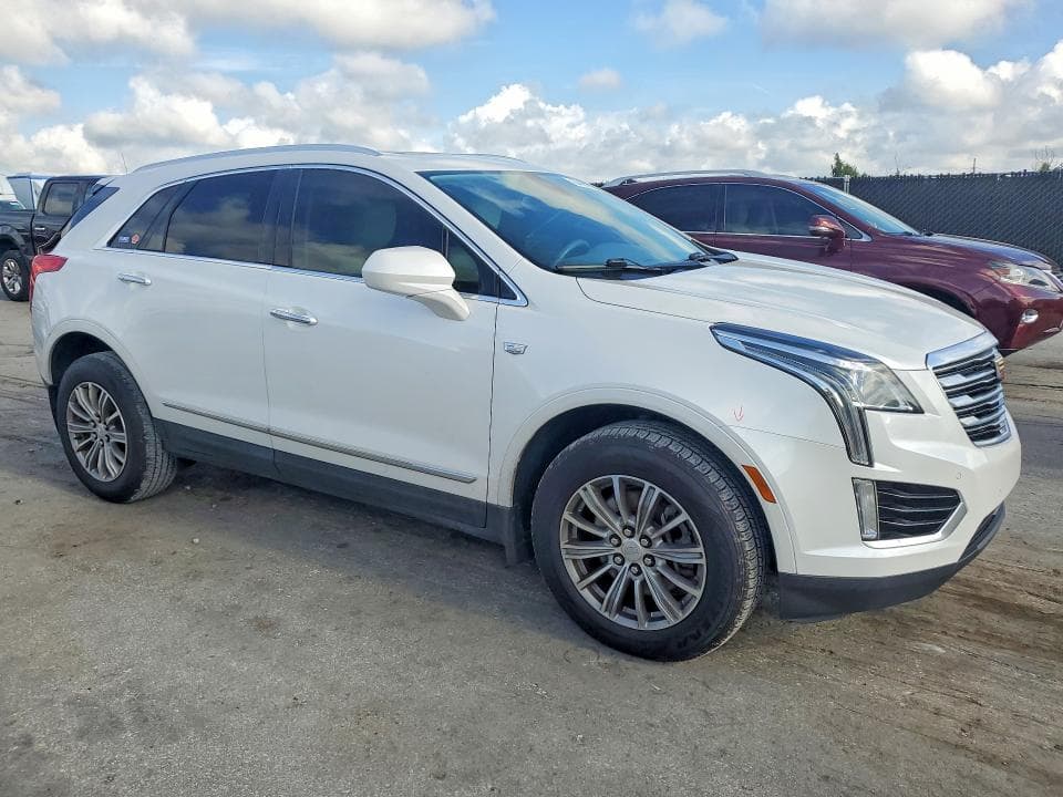 2017 CADILLAC XT5 LUXURY 4