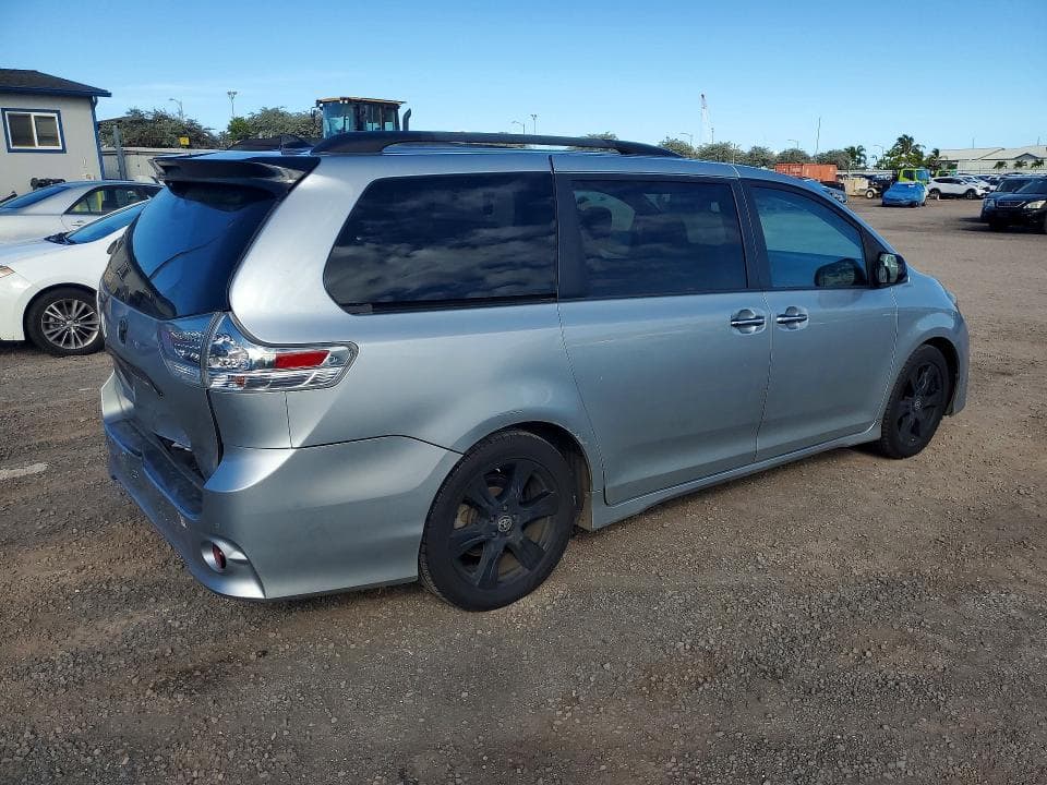2020 TOYOTA SIENNA SE 8-PASSENGER 3