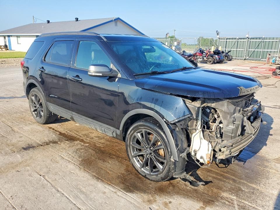 2017 FORD EXPLORER XLT 4