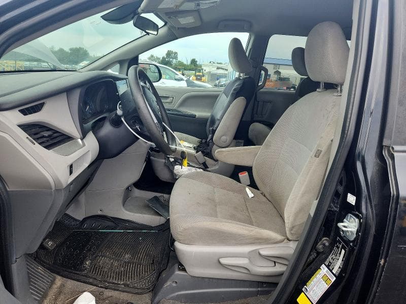 2020 TOYOTA SIENNA L 7