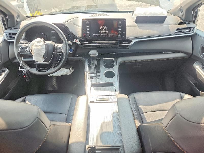 2023 TOYOTA SIENNA WOODLAND EDITION 8