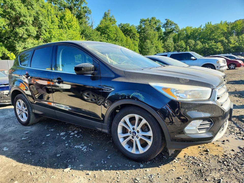 2017 FORD ESCAPE SE 4