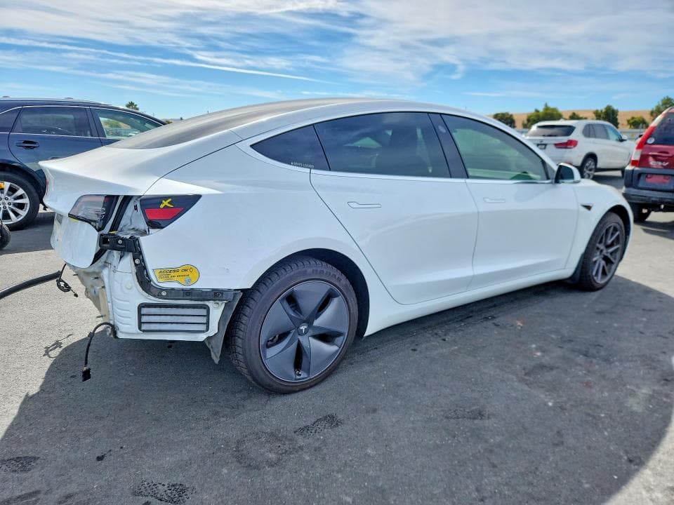2018 TESLA MODEL 3 3