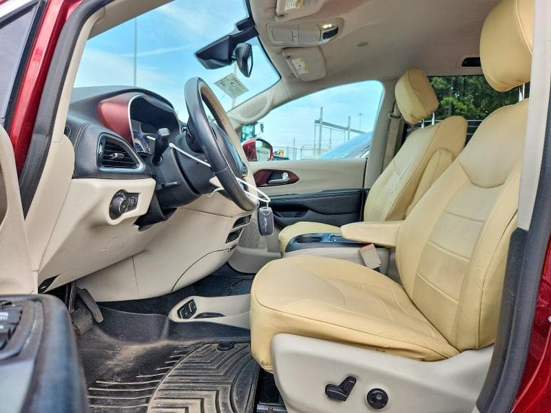 2017 CHRYSLER PACIFICA LIMITED 7