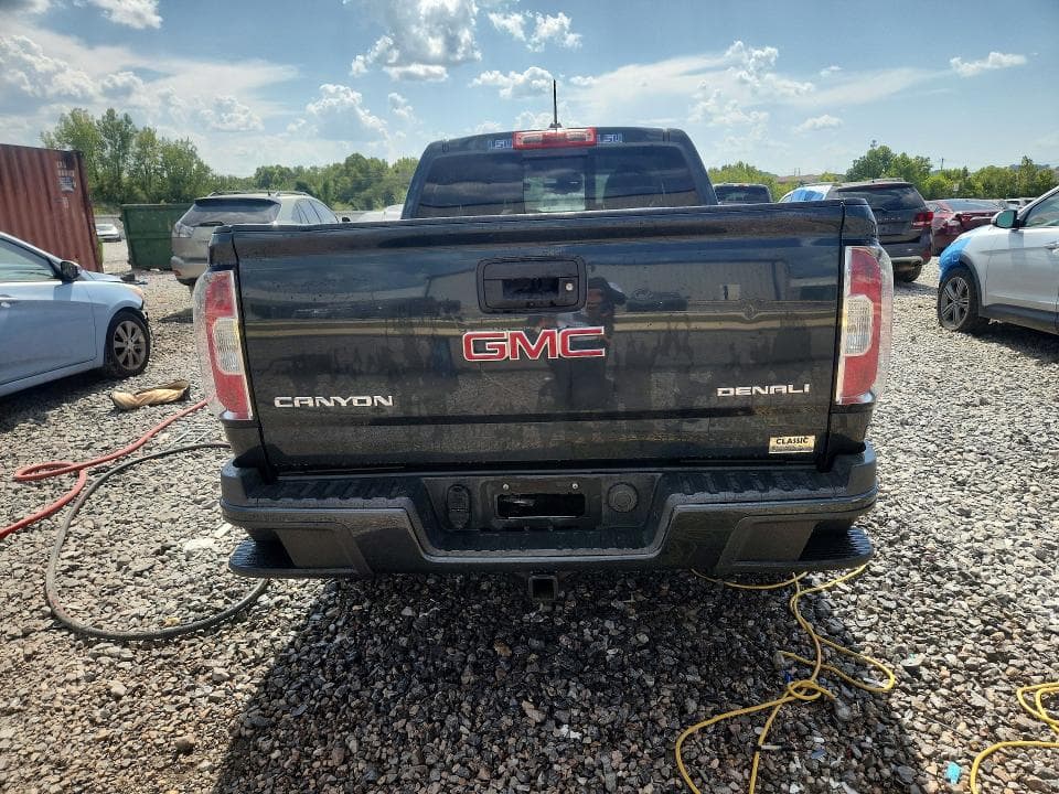 2017 GMC CANYON DENALI 6