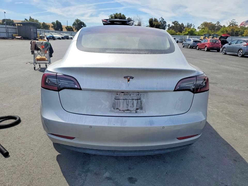 2018 TESLA MODEL 3 6