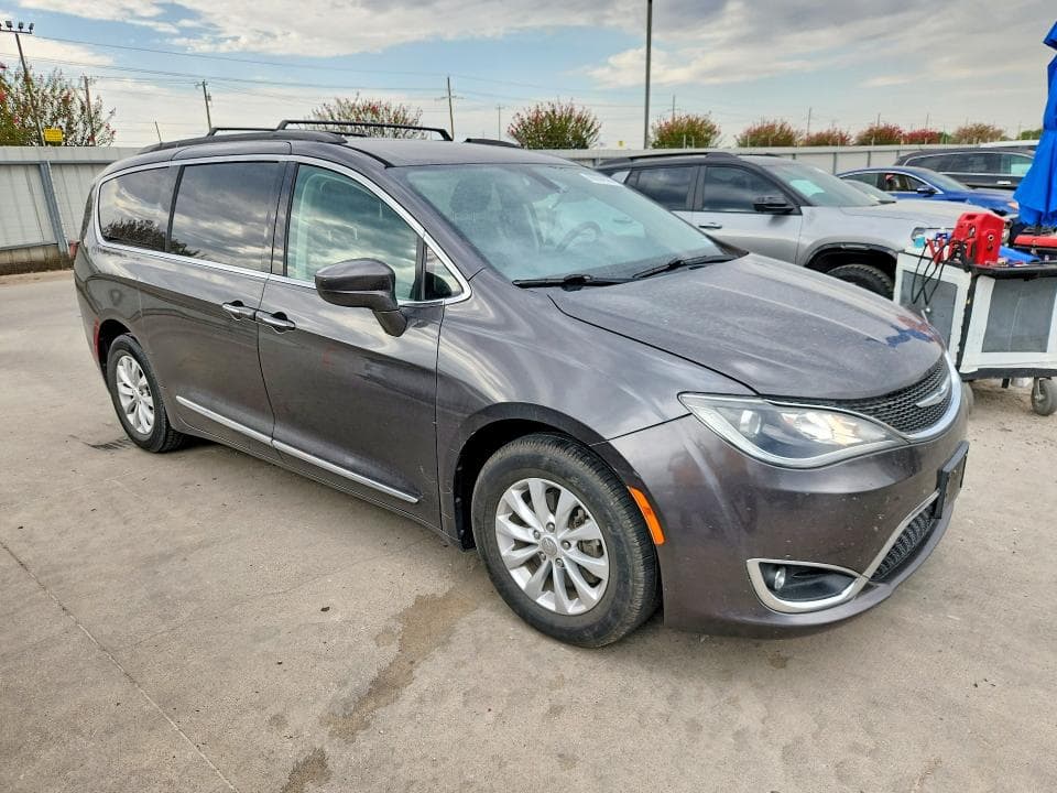 2017 CHRYSLER PACIFICA TOURING L 4