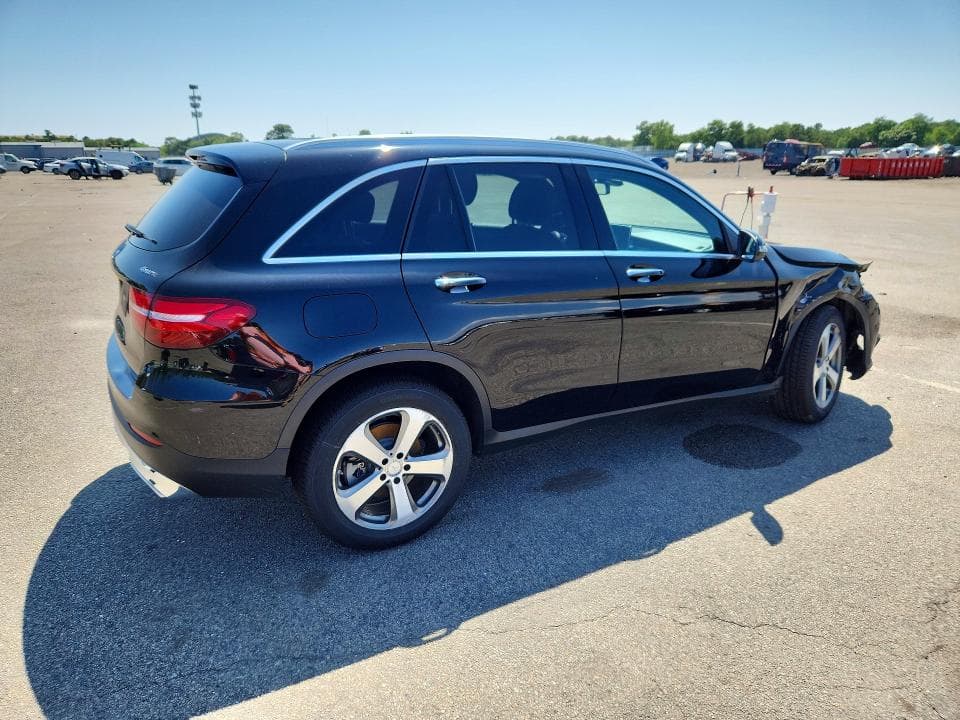 2017 MERCEDES-BENZ GLC 300 4MATIC 3