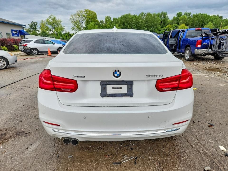 2018 BMW 330 XI 6