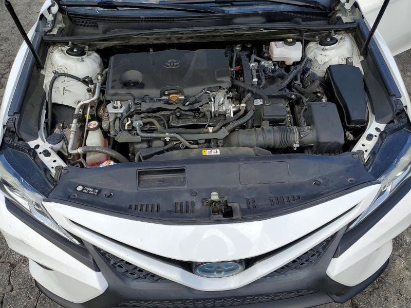 2020 TOYOTA CAMRY SE 11