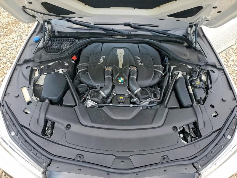 2018 BMW 750 XI 11