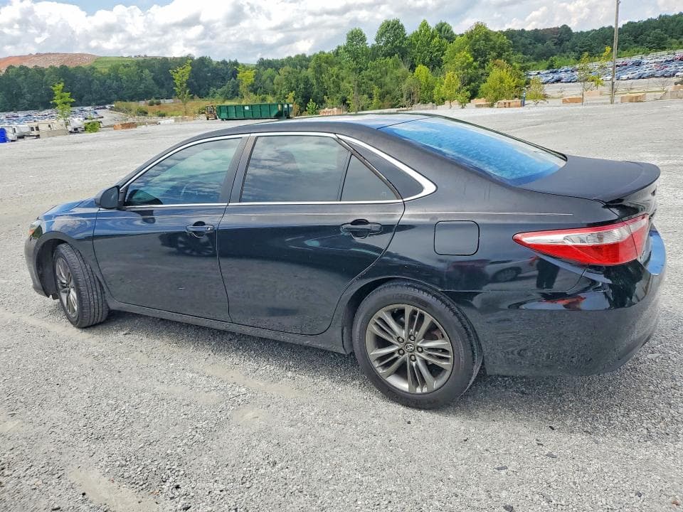 2017 TOYOTA CAMRY SE 2