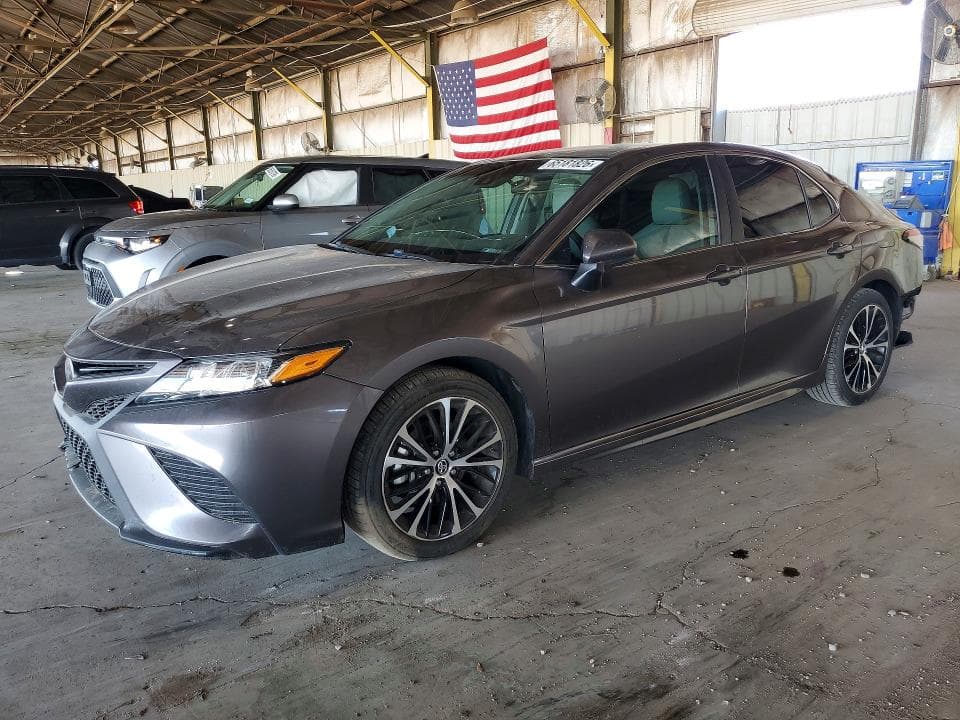 2018 TOYOTA CAMRY SE - 1