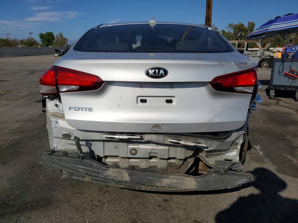 2017 KIA FORTE LX 6