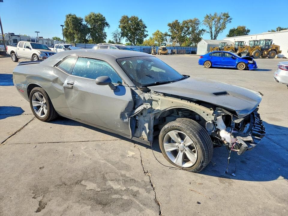2018 DODGE CHALLENGER SXT 4