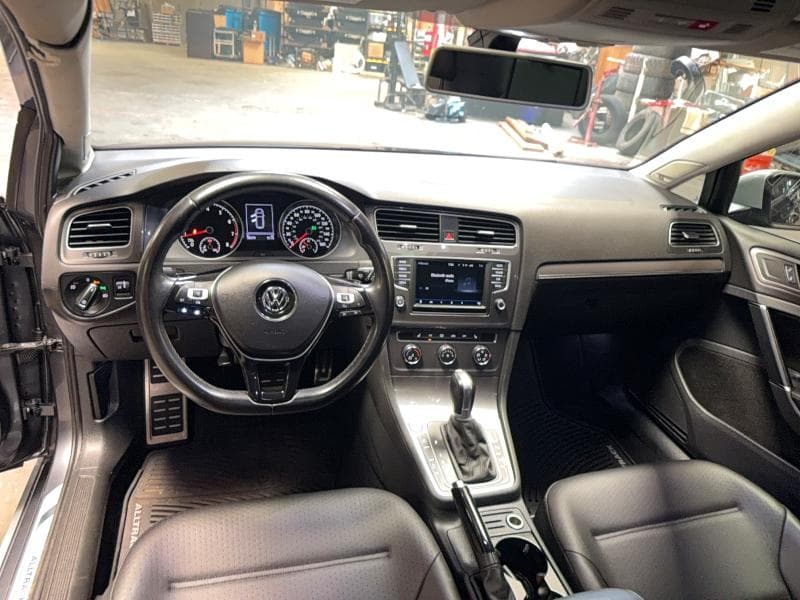 2017 VOLKSWAGEN GOLF ALLTRACK S 9