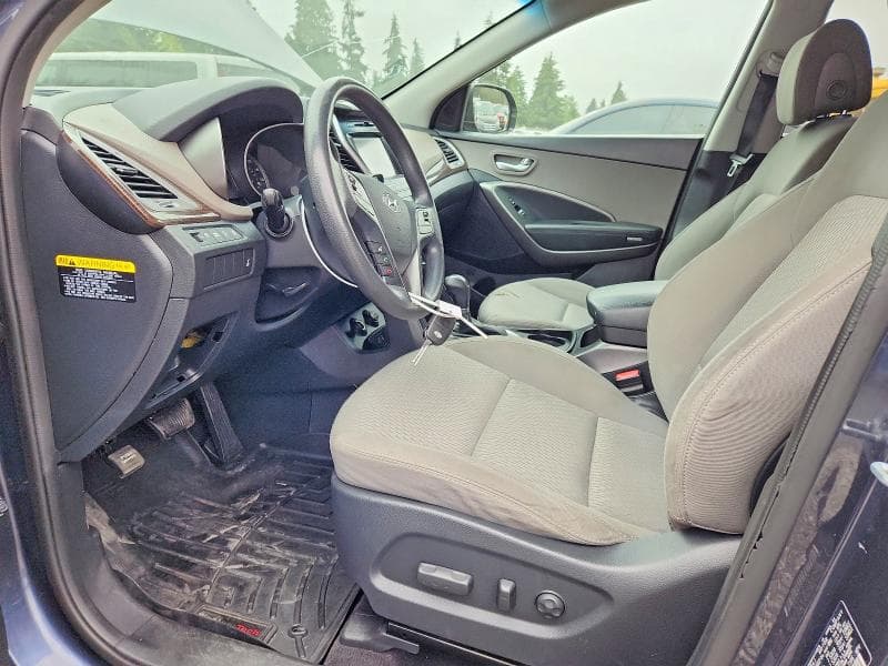 2017 HYUNDAI SANTA FE SE 7