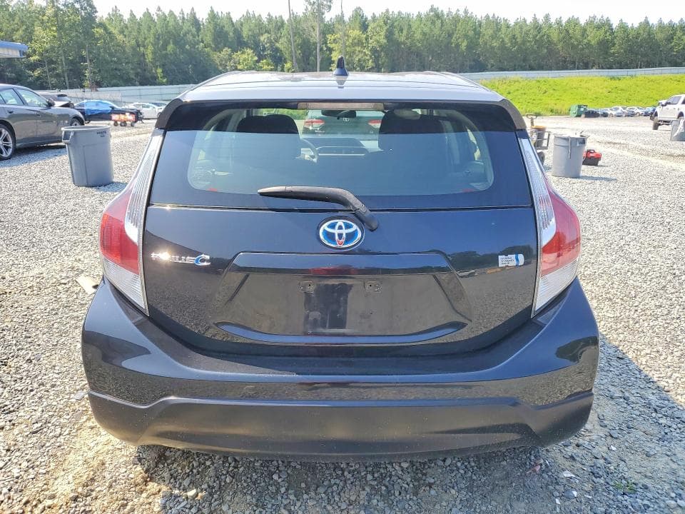 2017 TOYOTA PRIUS C TWO 6
