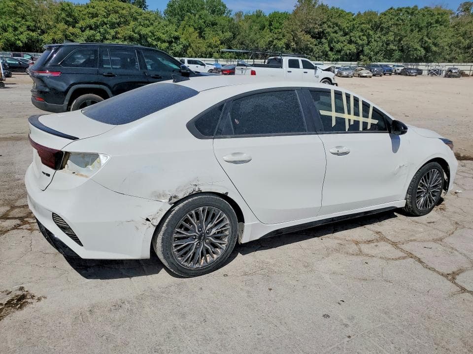 2023 KIA FORTE GT LINE 3