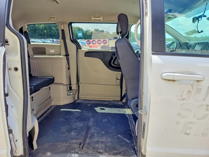 2018 DODGE GRAND CARAVAN SE 11