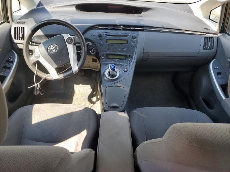 2021 TOYOTA PRIUS II 8
