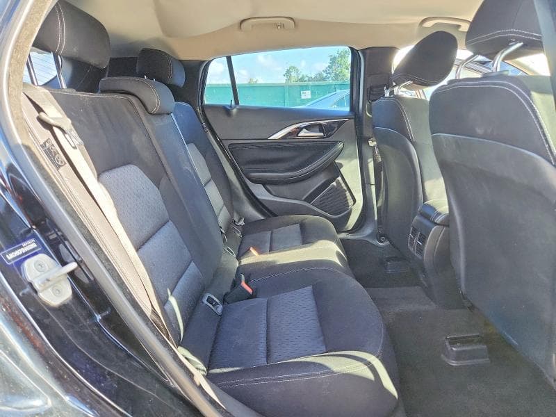 2017 INFINITI QX30 BASE 11