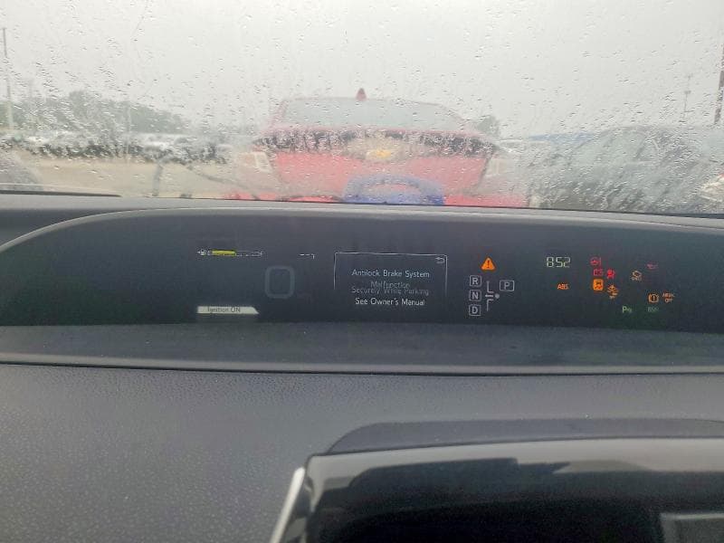 2017 TOYOTA PRIUS THREE 9