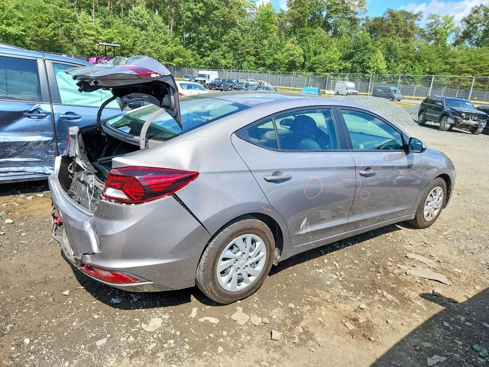 2020 HYUNDAI ELANTRA SE 3