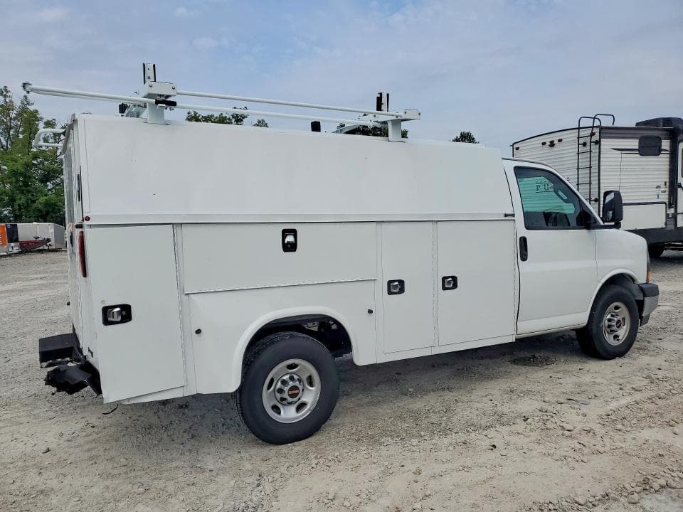 2025 GMC SAVANA CUTAWAY G3500 3