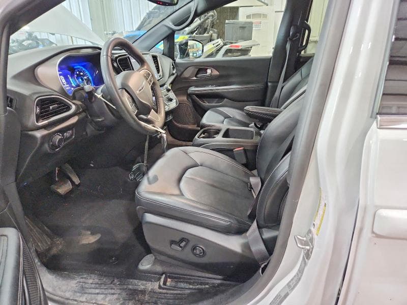 2025 CHRYSLER VOYAGER LX 7