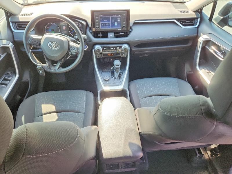 2022 TOYOTA RAV4 XLE 8