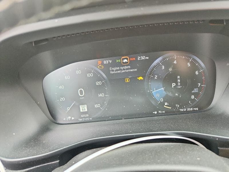 2020 VOLVO XC40 T4 R-DESIGN 9